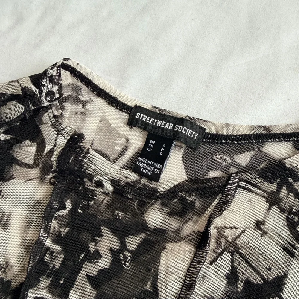 Streetwear Society Black & White Abstract Mesh Long Sleeve Top - Picture 5 of 10